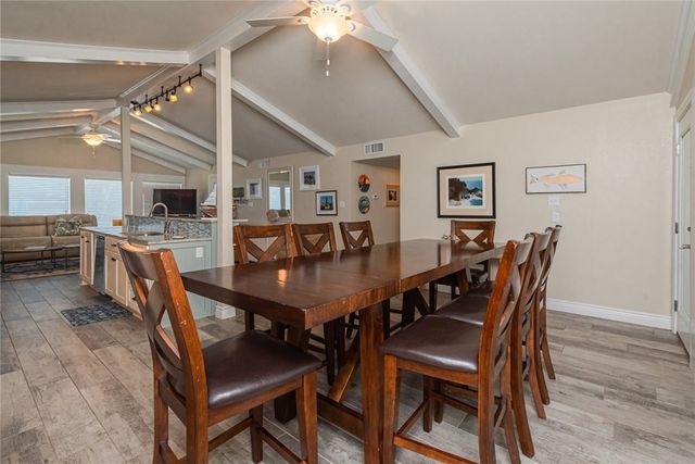 1853 Bay Shore Dr, Rockport, TX 78382