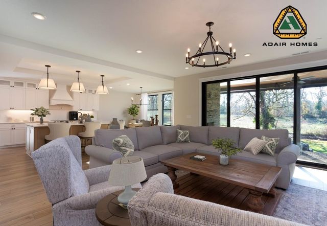 12321 Quail Run Way, Nine Mile Falls, WA 99026