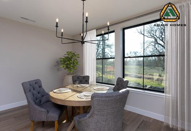 12321 Quail Run Way, Nine Mile Falls, WA 99026