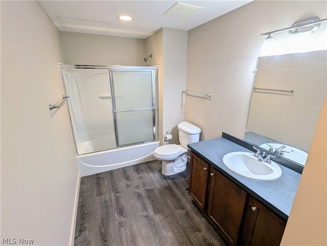 401 W SHORELINE Drive 116, Sandusky, OH 44870