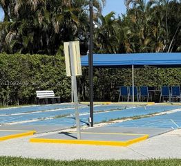 400 S Hollybrook Dr 305, Pembroke Pines, FL 33025