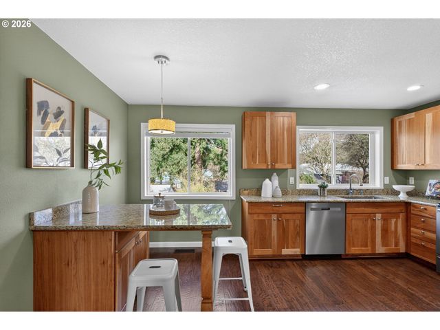 4695 Sw Flower Pl, Portland, OR 97221