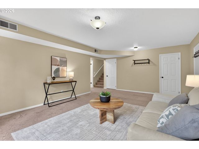 4695 Sw Flower Pl, Portland, OR 97221