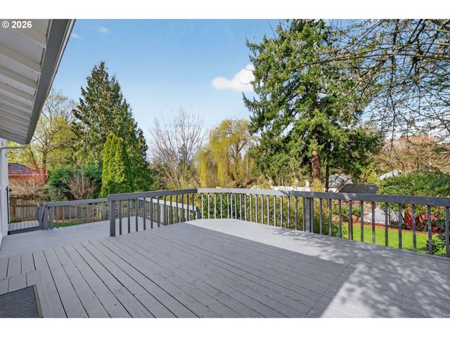 4695 Sw Flower Pl, Portland, OR 97221