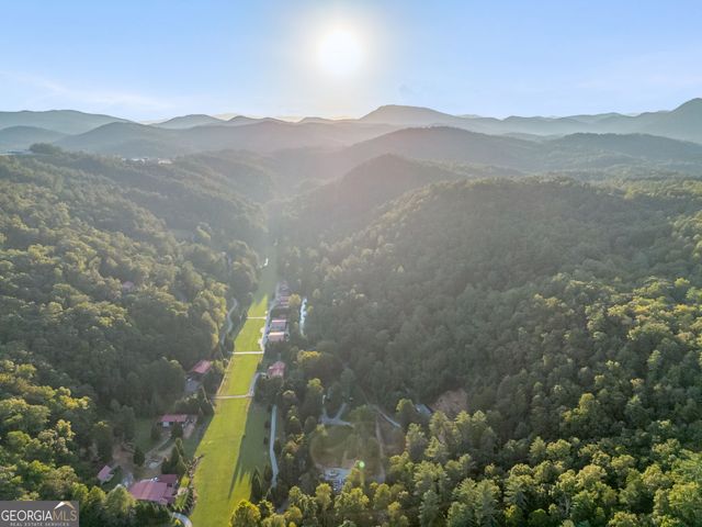 1063 Rickman Airfield Road, Clayton, GA 30525