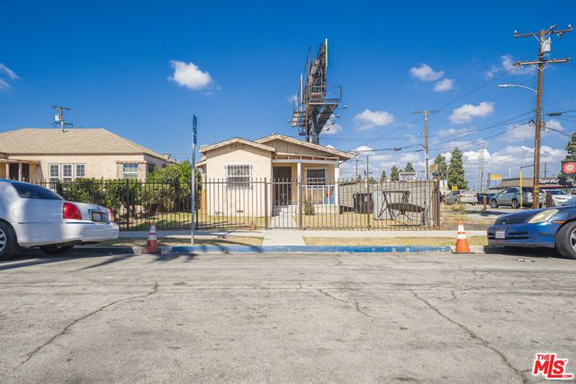 1026 W Century Boulevard, Los Angeles, CA 90044