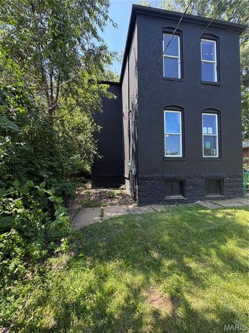 3621 Saint Marys Lane, St Louis, MO 63121