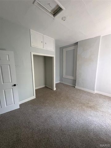 3621 Saint Marys Lane, St Louis, MO 63121