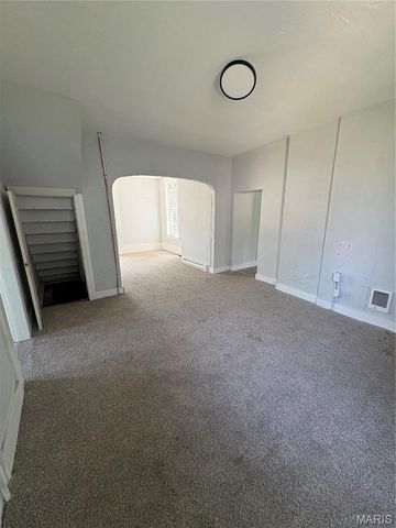 3621 Saint Marys Lane, St Louis, MO 63121