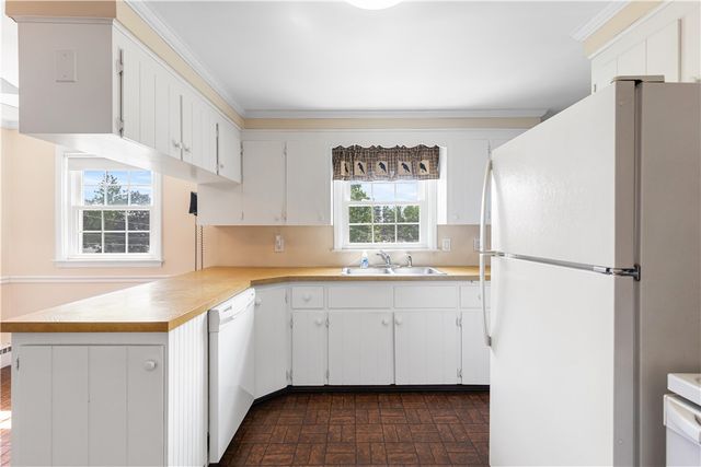 4 Eisenhower Street, Cumberland, RI 02864