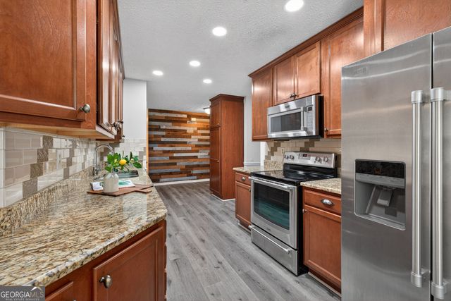 838 Burton Ridge Drive, Loganville, GA 30052