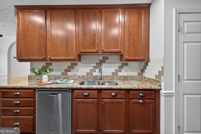838 Burton Ridge Drive, Loganville, GA 30052