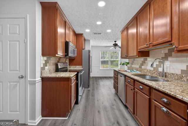 838 Burton Ridge Drive, Loganville, GA 30052