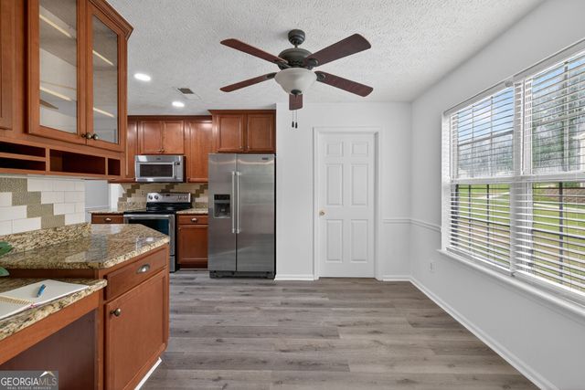 838 Burton Ridge Drive, Loganville, GA 30052