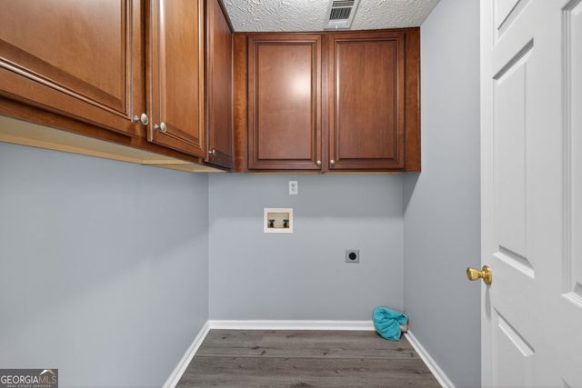 838 Burton Ridge Drive, Loganville, GA 30052