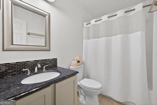 838 Burton Ridge Drive, Loganville, GA 30052