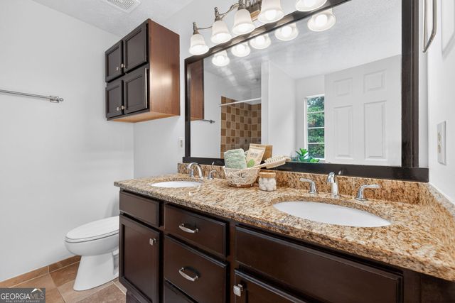 838 Burton Ridge Drive, Loganville, GA 30052