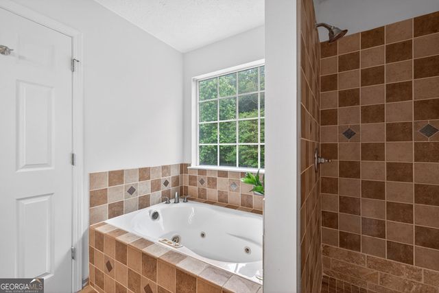 838 Burton Ridge Drive, Loganville, GA 30052
