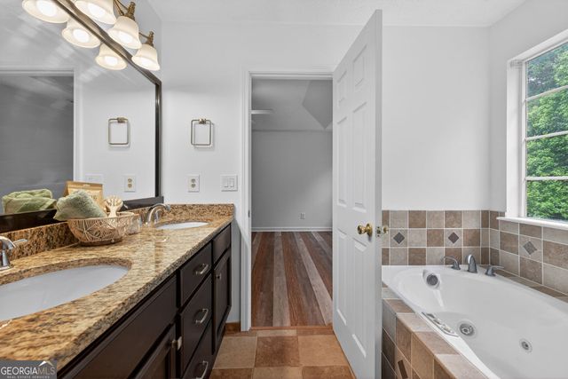 838 Burton Ridge Drive, Loganville, GA 30052