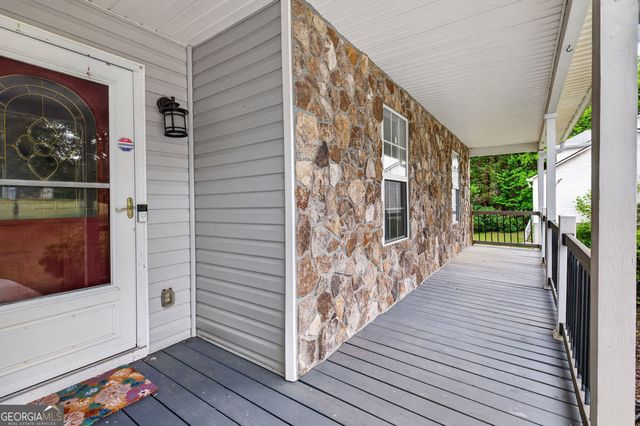 838 Burton Ridge Drive, Loganville, GA 30052