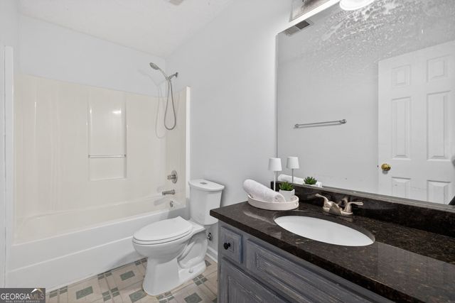 838 Burton Ridge Drive, Loganville, GA 30052