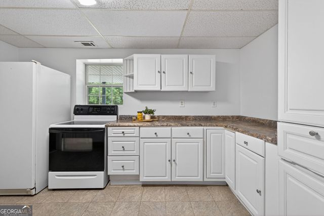 838 Burton Ridge Drive, Loganville, GA 30052