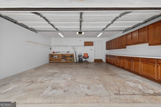 838 Burton Ridge Drive, Loganville, GA 30052