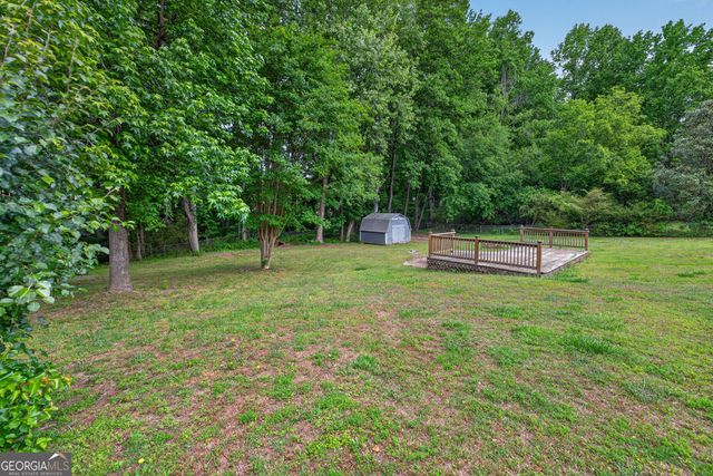 838 Burton Ridge Drive, Loganville, GA 30052