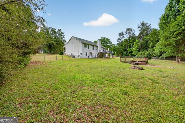 838 Burton Ridge Drive, Loganville, GA 30052