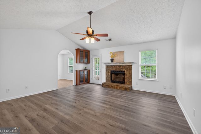 838 Burton Ridge Drive, Loganville, GA 30052