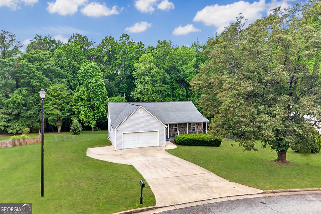 838 Burton Ridge Drive, Loganville, GA 30052