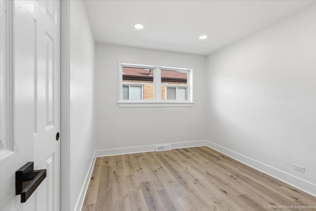 12806 S Laflin Street, Calumet Park, IL 60827