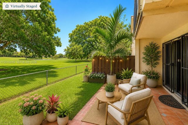 425 W Park Dr 10, Miami, FL 33172