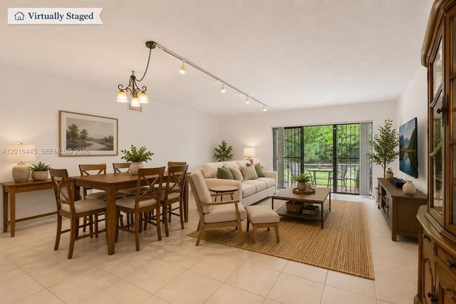 425 W Park Dr 10, Miami, FL 33172