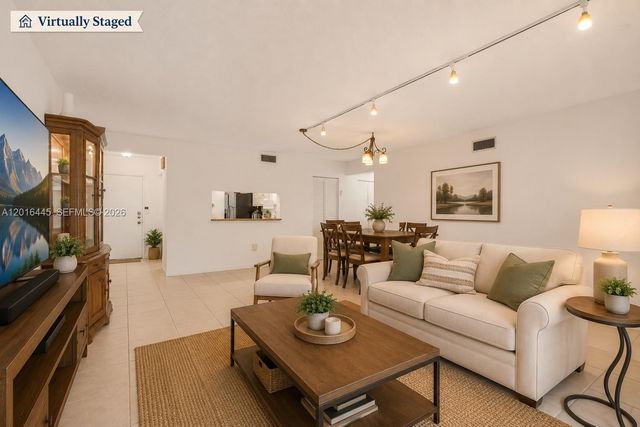 425 W Park Dr 10, Miami, FL 33172