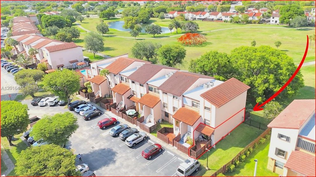 425 W Park Dr 10, Miami, FL 33172