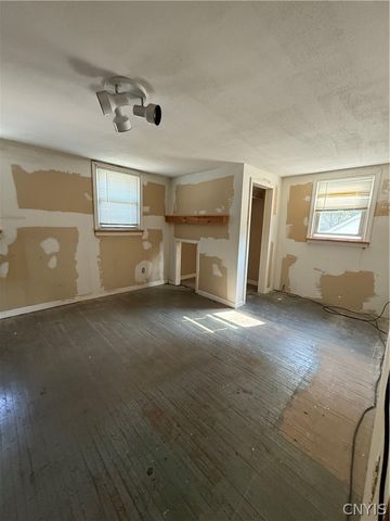 144 Campbell Road, Salina, NY 13211