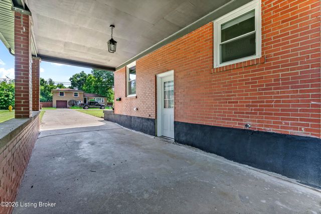 3218 Bridwell Dr, Louisville, KY 40216