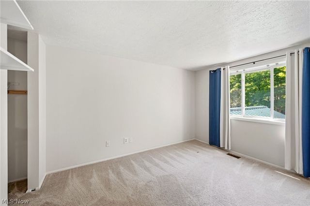 9481 Yorkview Drive, North Royalton, OH 44133
