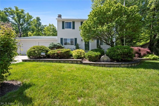 9481 Yorkview Drive, North Royalton, OH 44133