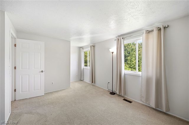 9481 Yorkview Drive, North Royalton, OH 44133