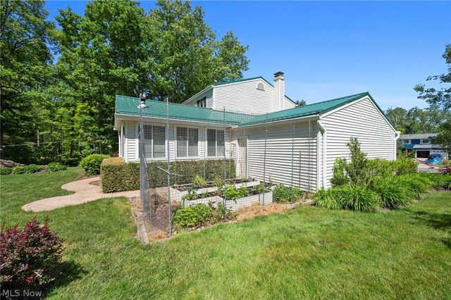 9481 Yorkview Drive, North Royalton, OH 44133