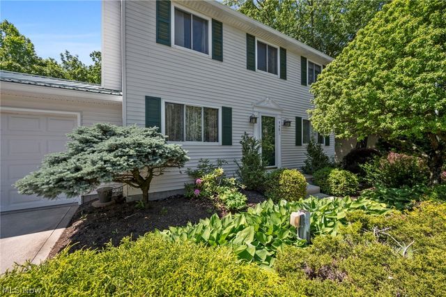 9481 Yorkview Drive, North Royalton, OH 44133
