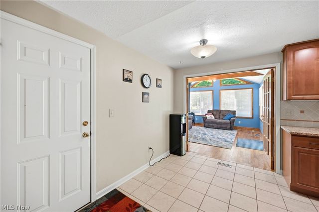 9481 Yorkview Drive, North Royalton, OH 44133