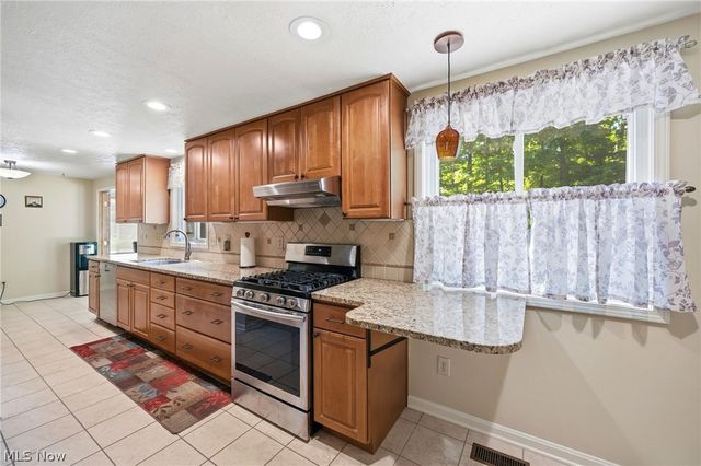 9481 Yorkview Drive, North Royalton, OH 44133