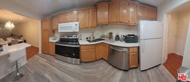 165 N SWALL Drive 204, Beverly Hills, CA 90211