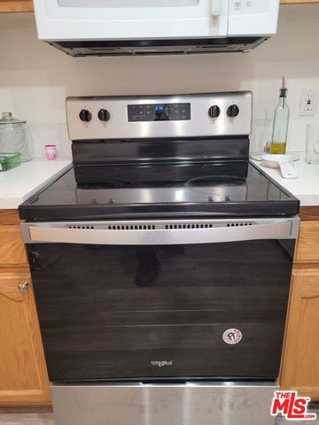 165 N SWALL Drive 204, Beverly Hills, CA 90211