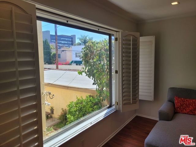 165 N SWALL Drive 204, Beverly Hills, CA 90211