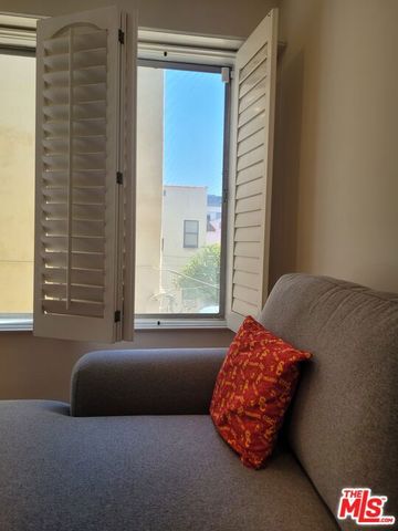 165 N SWALL Drive 204, Beverly Hills, CA 90211