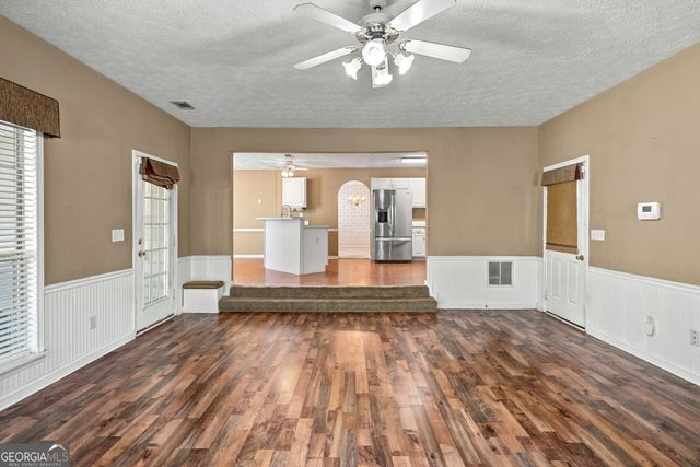 4090 Lake Drive, Loganville, GA 30052